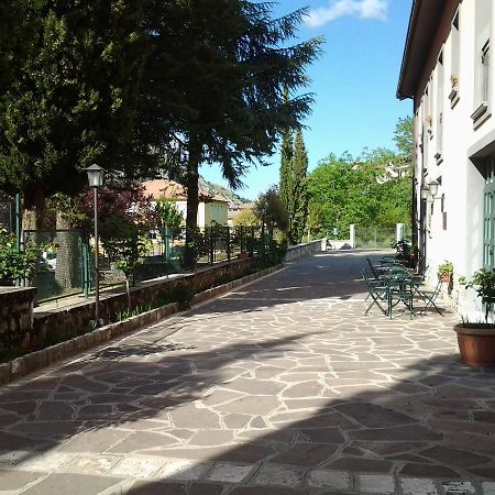 Casale Maginulfo Hotel Roccamandolfi Bagian luar foto