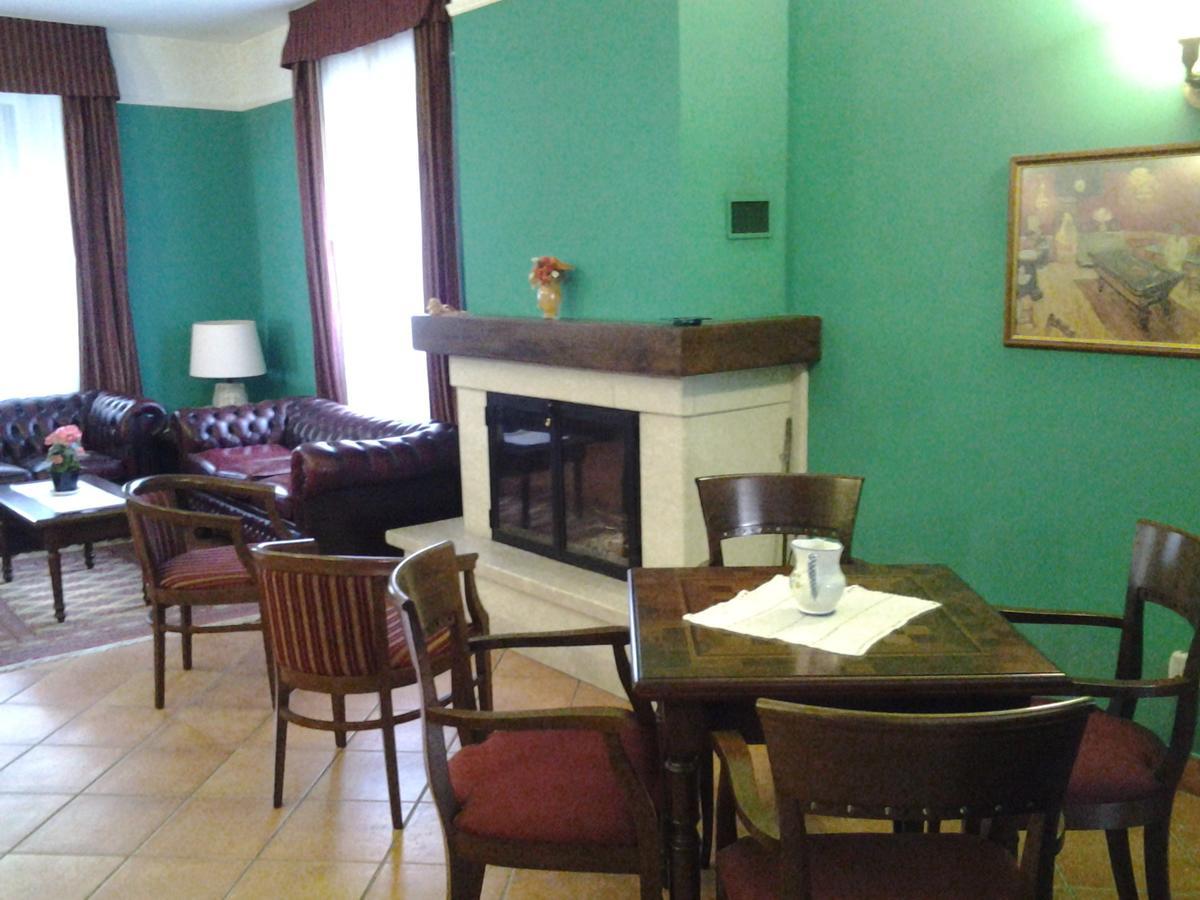 Casale Maginulfo Hotel Roccamandolfi Bagian luar foto