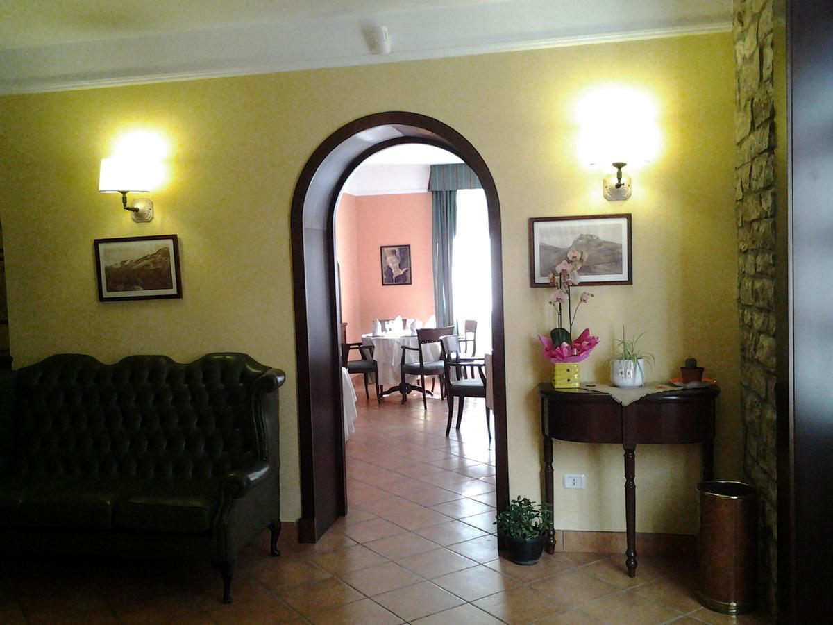 Casale Maginulfo Hotel Roccamandolfi Bagian luar foto