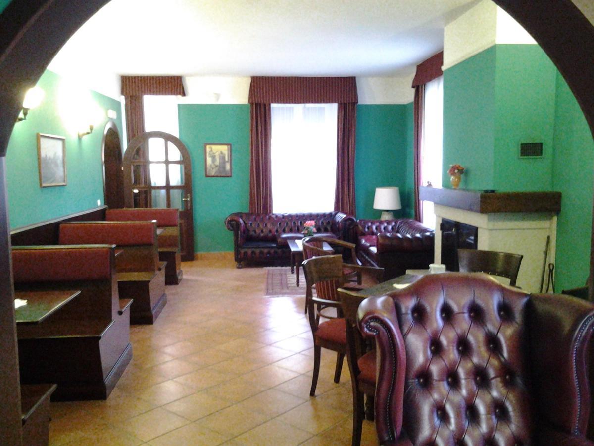 Casale Maginulfo Hotel Roccamandolfi Bagian luar foto