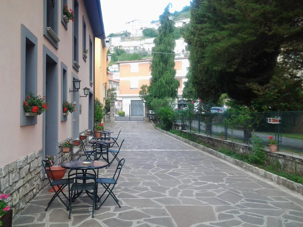 Casale Maginulfo Hotel Roccamandolfi Bagian luar foto