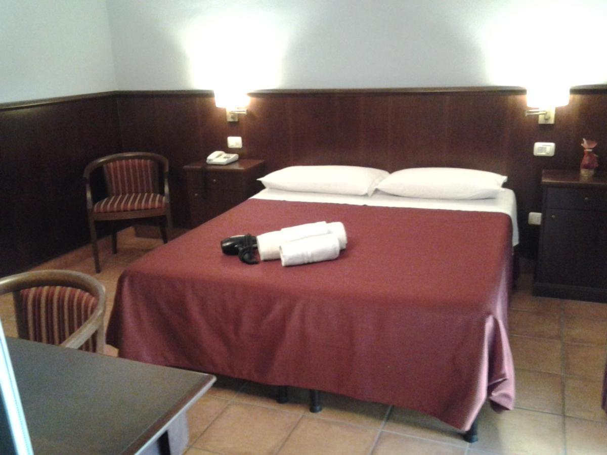 Casale Maginulfo Hotel Roccamandolfi Bagian luar foto